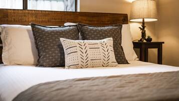 3 bedrooms, desk, iron/ironing board, WiFi