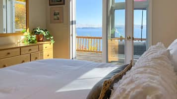 3 bedrooms, desk, iron/ironing board, WiFi