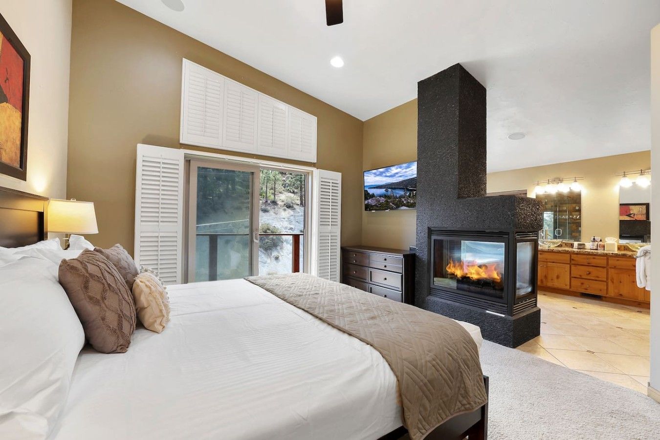 Iron/ironing board, travel crib, WiFi, bed sheets