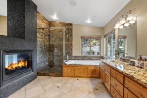 Hårføner og sjampo