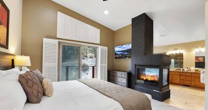 Luxury Home | Heavenly-Chef`s Kitchen | Sleeps 8