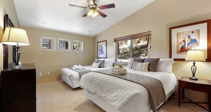 Luxury Home | Heavenly-Chef`s Kitchen | Sleeps 8