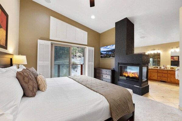 3 bedrooms, iron/ironing board, travel crib, WiFi - Luxury Home | Heavenly-Chef's Kitchen | Sleeps 8 (Stateline)