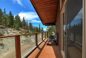 Property grounds - Luxury Home | Heavenly-Chef's Kitchen | Sleeps 8 (Stateline)