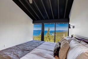 3 habitaciones, escritorio, tabla de planchar con plancha y wifi