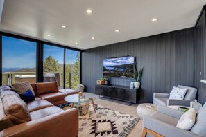 Télévision, cheminée