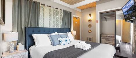 1 bedroom, desk, iron/ironing board, WiFi