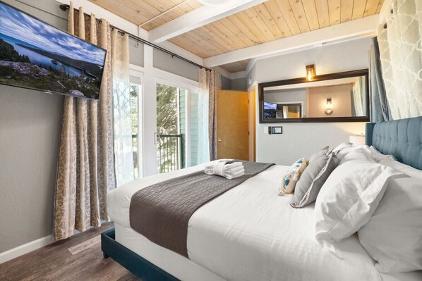 1 bedroom, desk, iron/ironing board, WiFi - Couple’s King Suite | Sauna & Balcony | Sleeps 3 (Stateline)