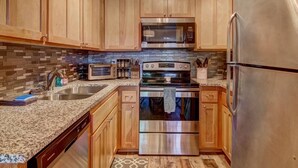 Coffee/tea maker, fridge, microwave, oven - Cozy Condo | Near Heavenly-Fireplace | Sleeps 6 (Stateline)