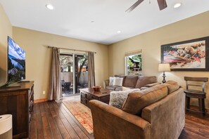 Fernseher, Kamin, Tischfußball