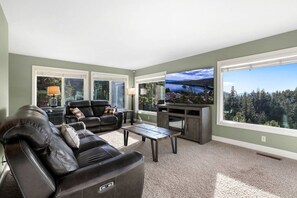 Televisie en een open haard