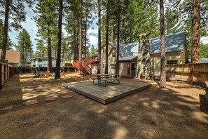 Outdoor dining - Pet-Friendly 3BR | Near Heavenly | Fenced Yard! (South Lake Tahoe)
