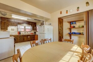 Dining - Pet-Friendly 3BR | Near Heavenly | Fenced Yard! (South Lake Tahoe)