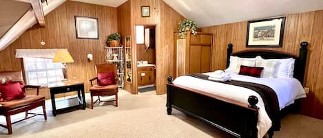 3 sovrum, skrivbord, strykjärn/strykbräda och resesäng