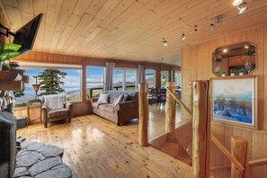 Télévision, cheminée