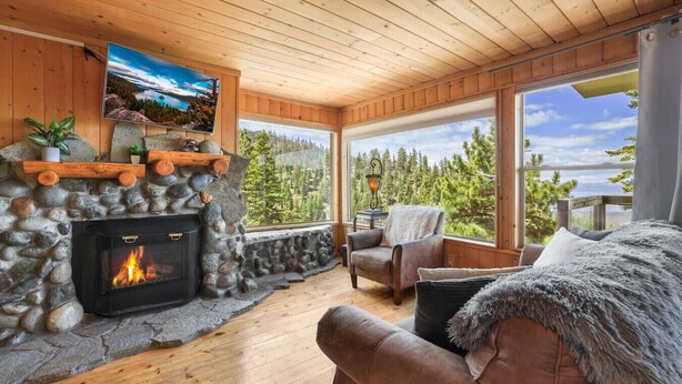 Unclassified image, 1 of 58, button - Heavenly Escape | Lake Views, Pets OK | Sleeps 7 (Stateline)