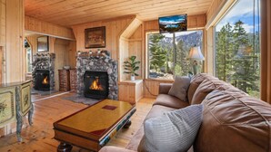 Unclassified image, 4 of 58, button - Heavenly Escape | Lake Views, Pets OK | Sleeps 7 (Stateline)