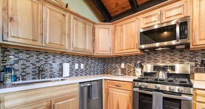 Ski-In Heavenly Condo | Cozy 3BR | Sleeps 8