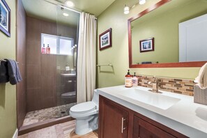 風筒、洗頭水、廁紙