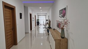 Lobby - Carousel - Modern Spacious Apartment (Qrendi)