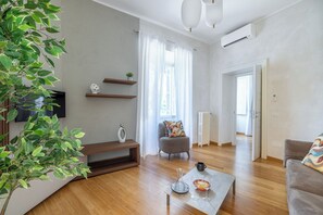 Smart TV - Angela Luxury Home, Families Premium Apartment (Roma)