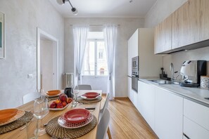 Dining - Angela Luxury Home, Families Premium Apartment (Roma)