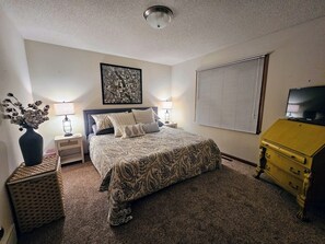 4 chambres, fer et planche à repasser, Wi-Fi, literie fournie