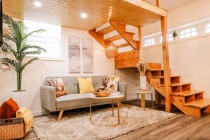 Unclassified image, 2 of 61, button - By D&D Vacation Rental (Providence)