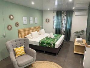 1 bedroom, desk, free WiFi, bed sheets