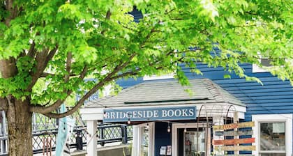Charming 1 bedroom apartment in welcoming & walkable historic Waterbury Village