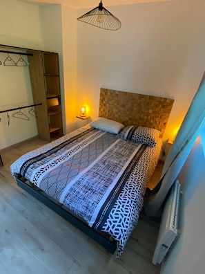 1 Schlafzimmer, Bügeleisen/Bügelbrett, Reisekinderbett, Internetzugang