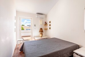 1 chambre, fer et planche à repasser, accès Internet, draps fournis