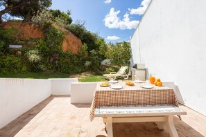 Outdoor dining - Villa Mar e Sol by HelloVacations (Albufeira)