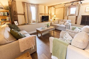 Smart-TV, DVD-Player, Tischtennisplatte, Videothek