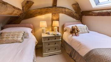 3 bedrooms, iron/ironing board, travel crib, free WiFi