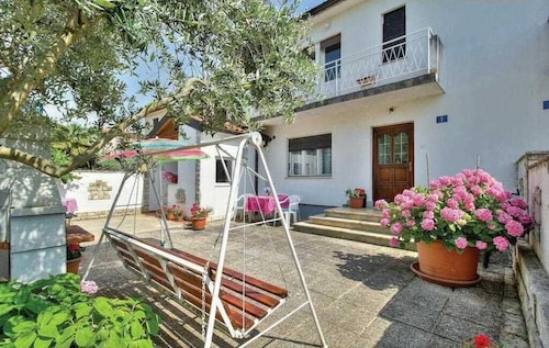 Apartment Sunce 2 close to the beach