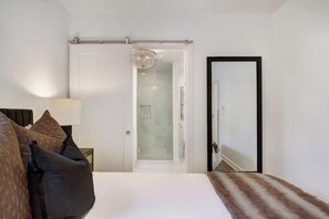 3 chambres, fer et planche à repasser, lit parapluie, Wi-Fi gratuit