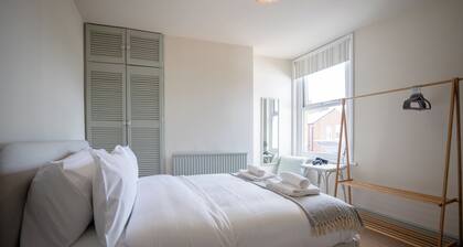 Inviting home in the heart of Hereford with garden and parking