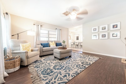 Experience charming downtown Winter Garden!  1 block from it all!