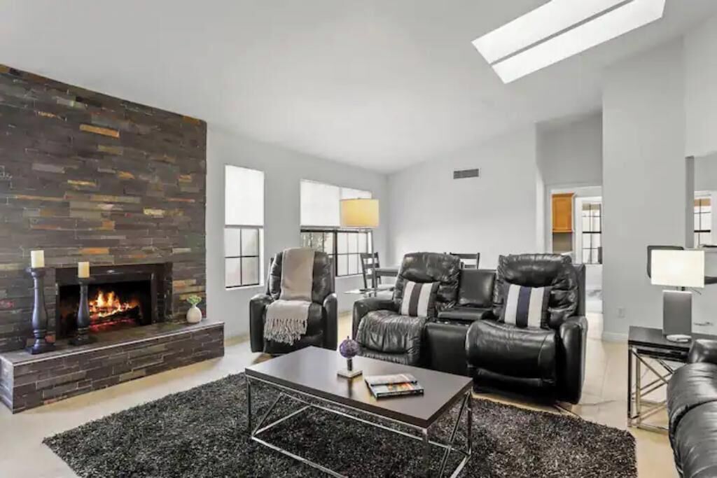 Scottsdale Sweetwater w/ Pool, Office & Billiards!