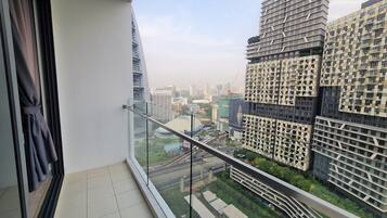 Estudio estándar, balcón, vistas a la ciudad | Vistas desde la habitación