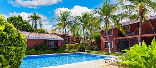 The Tranquil Coco Townhouse: 300 Meters from the Beach!