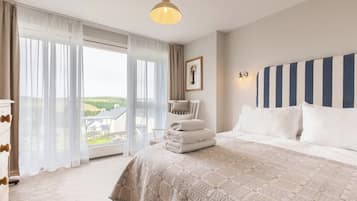 4 bedrooms, iron/ironing board, travel cot, free WiFi