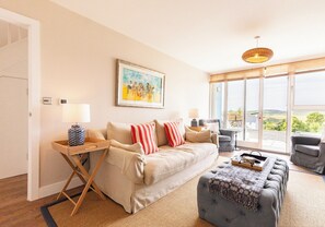 Smart TV - Fantastic, new build, self catering, family holiday home with sea, town & countryside views. (Newport)
