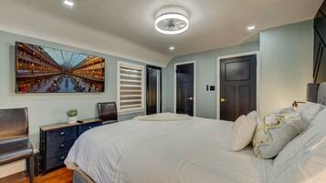 2 bedrooms, desk, iron/ironing board, travel cot