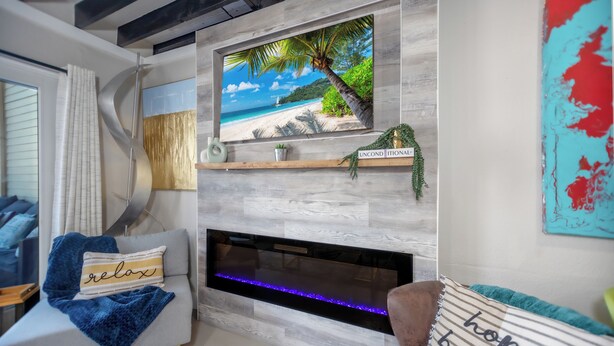 Smart-TV og peis