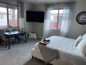 1 室のベッドルーム、アイロン / アイロン台、WiFi、ベッドシーツ