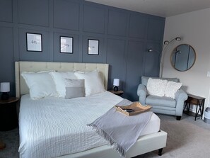 1 slaapkamer, een strijkplank/strijkijzer, wifi, beddengoed