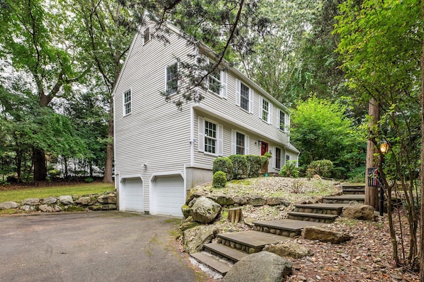 Exterior - Summer is filling up-Beach, Shopping and Golf (Clinton)