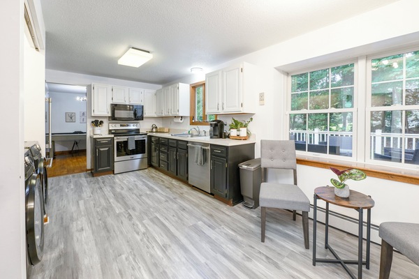 Geladeira, micro-ondas, fogão, cooktop